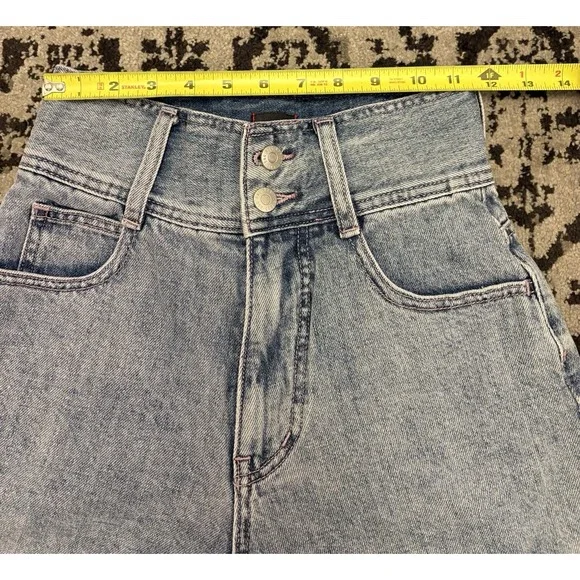 Urban Outfitters BDG White Washed High Rise Short Shorts Size 24 - Picture 6 of 12